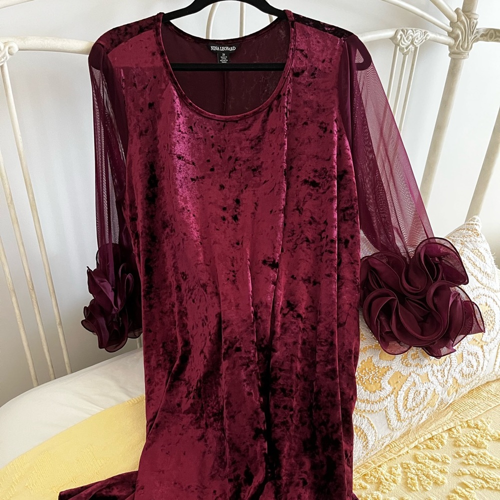 Velvet Chiffon-Sleeve Midi Dress - Burgundy size 2X NEW. - Picture 4 of 5